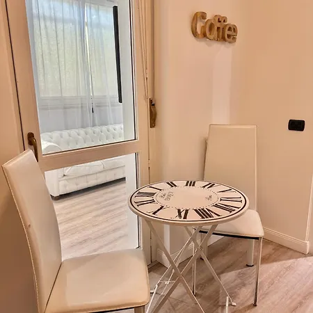 Apartment La Maison Chic Airport
