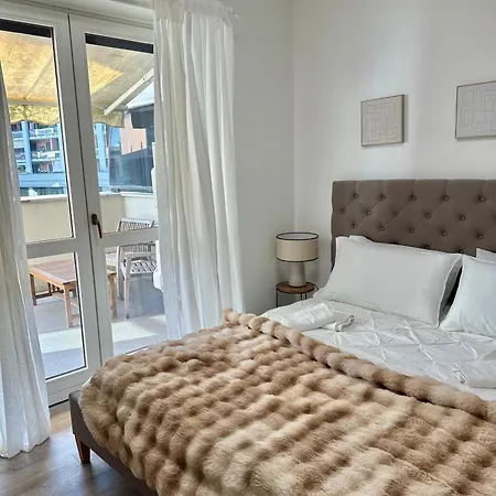 La Maison Chic Airport Apartment *