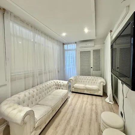La Maison Chic Airport *