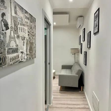 La Maison Chic Airport Apartment *