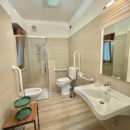 La Maison Chic Airport Apartment