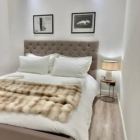 Apartment La Maison Chic Airport *