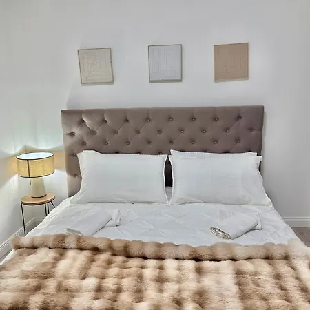La Maison Chic Airport Lejlighed