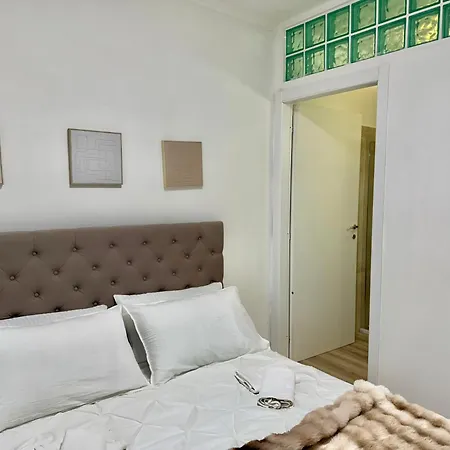 La Maison Chic Airport Lejlighed
