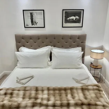 La Maison Chic Airport Lejlighed *